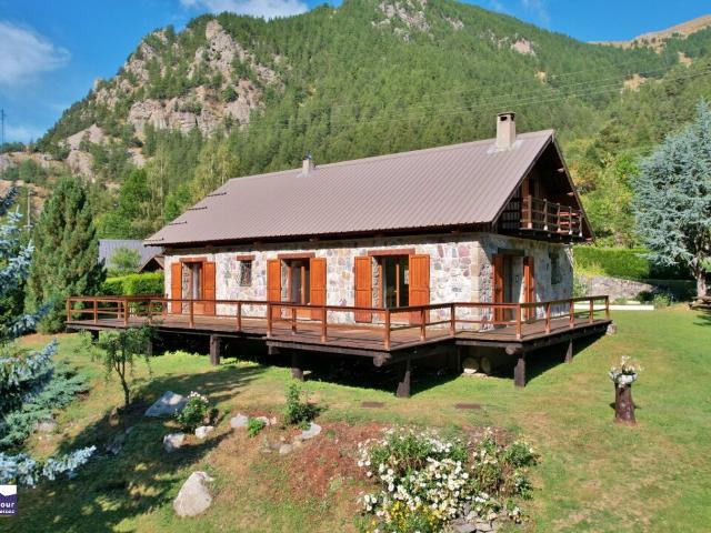 Maison 6 pièces 166 m²