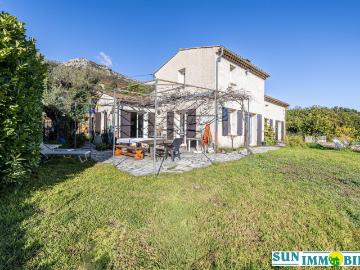 Maison 6 pièces 166 m²