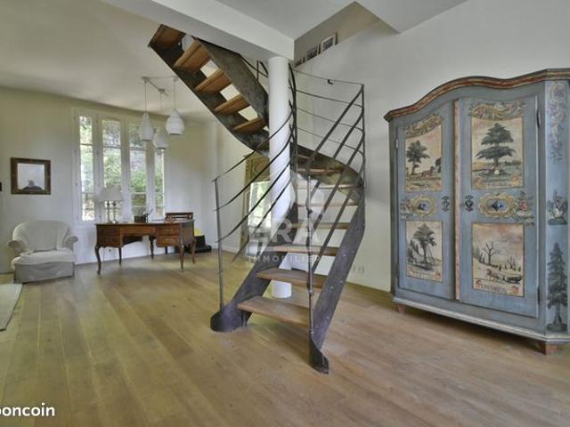 Maison 6 pièces 166 m²