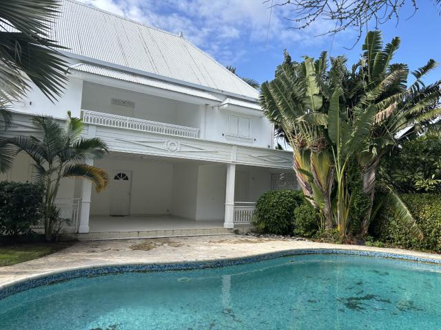 Maison 6 pièces, 167 m² à louer à Saint Pierre 97410
