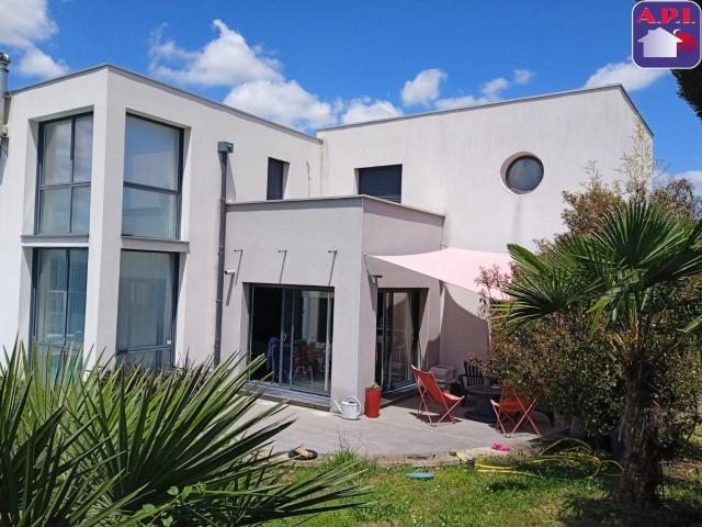 Maison 6 pièces 168 m²