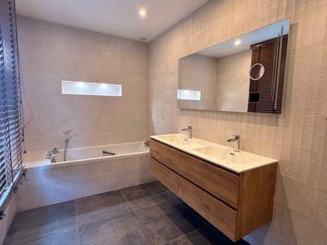 Maison 6 pièces, 168 m² à louer à Vourles 69390