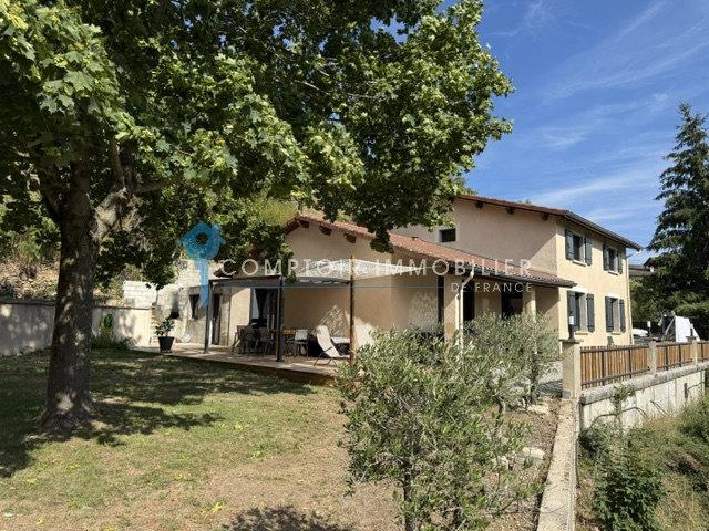 Maison 6 pièces 169 m²