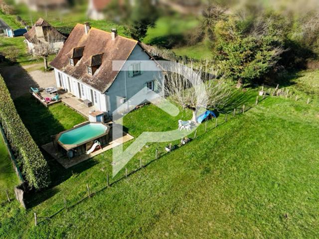 Périgourdine avec piscine et dépendance 160 m² et 8125m² de terrain
