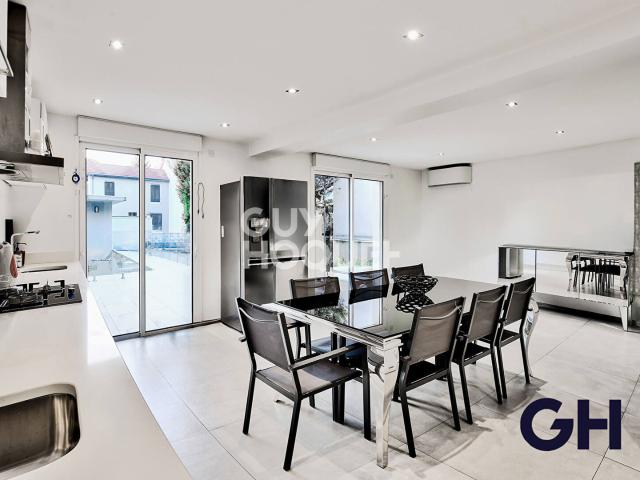 Maison 6 pièces 160 m²