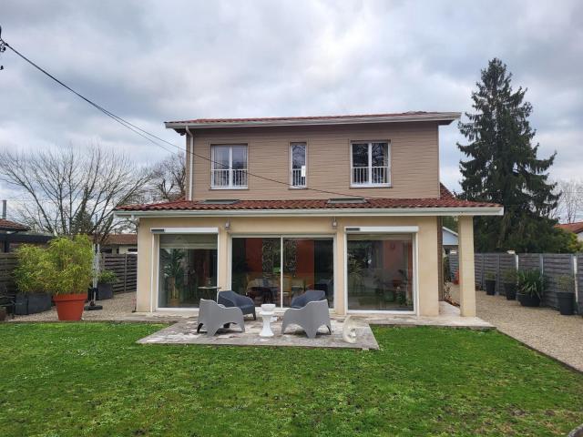 Maison 6 pièces 160 m²