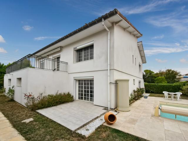 Maison 6 pièces 160 m²