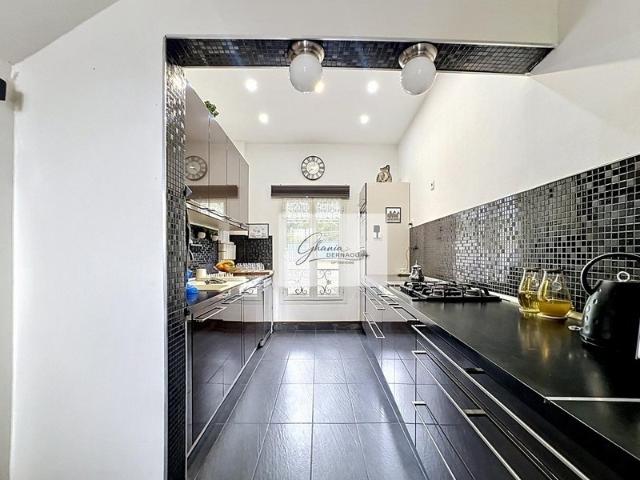 Maison 6 pièces 250 m²