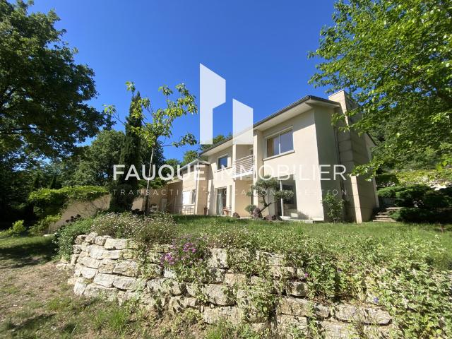 Maison 6 pièces 160 m²