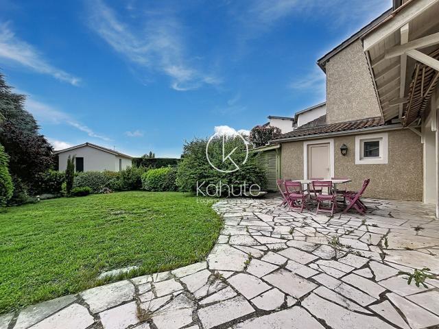 Maison 6 pièces 160 m²