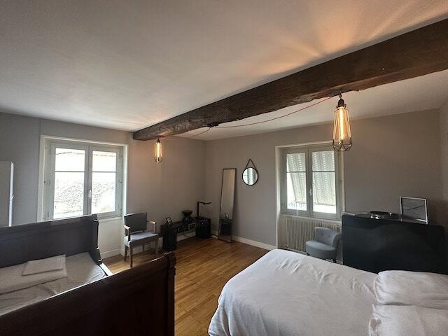 Maison 6 pièces, 160 m² à louer à Anzy le Duc 71110