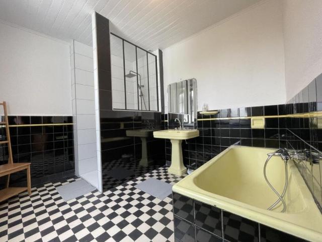 Maison 6 pièces, 160 m² à louer à Saint Jean le Vieux 64220