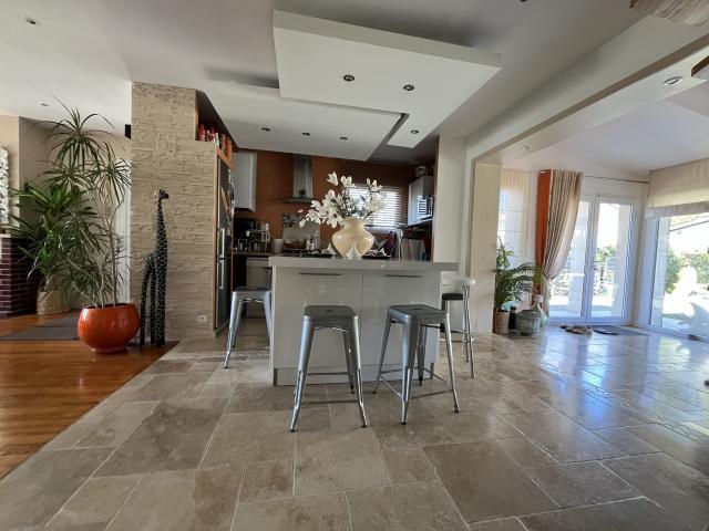 Maison 6 pièces 161 m²