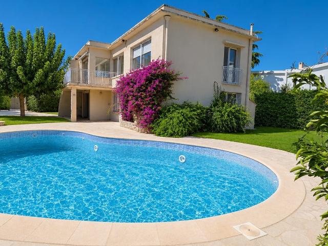 Maison 6 pièces 161 m²