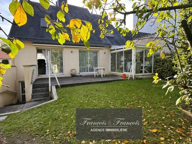 Maison 6 pièces 161 m²