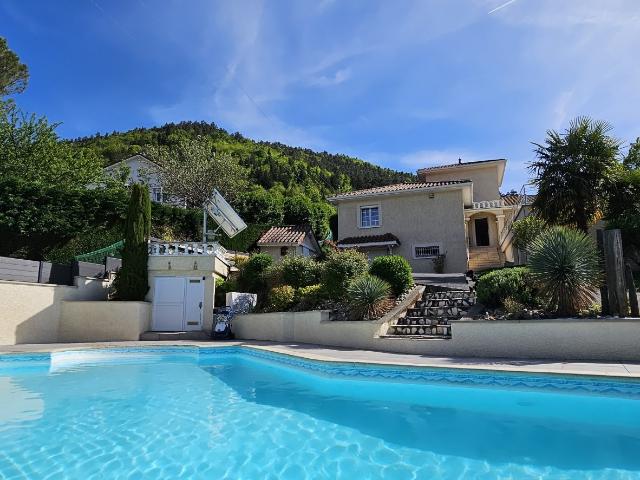 Maison 6 pièces 162 m²