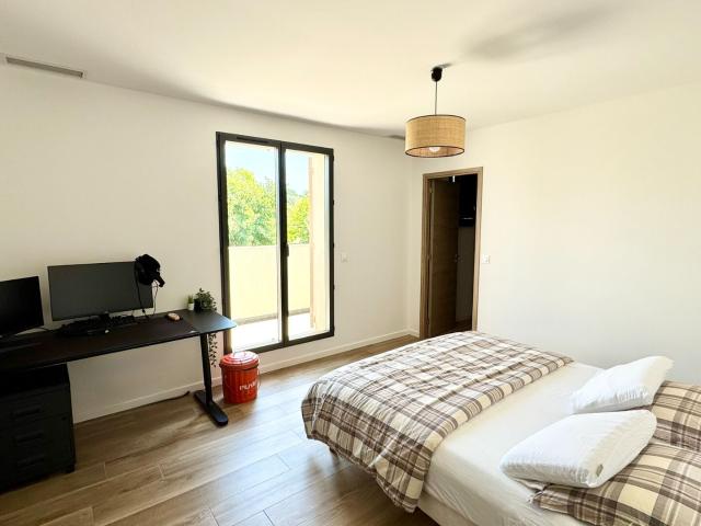Maison 6 pièces, 175 m² à louer à Aix en Provence 13090