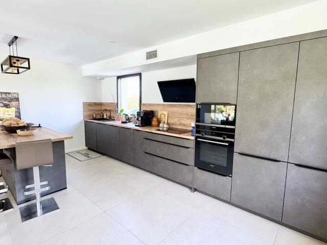 Maison 6 pièces, 175 m² à louer à Aix en Provence 13090