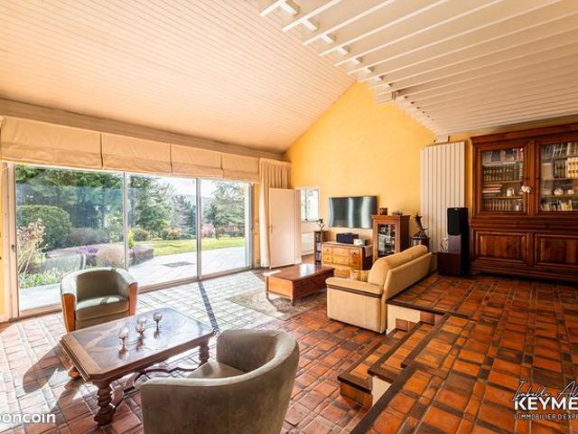 Maison 6 pièces 176 m²