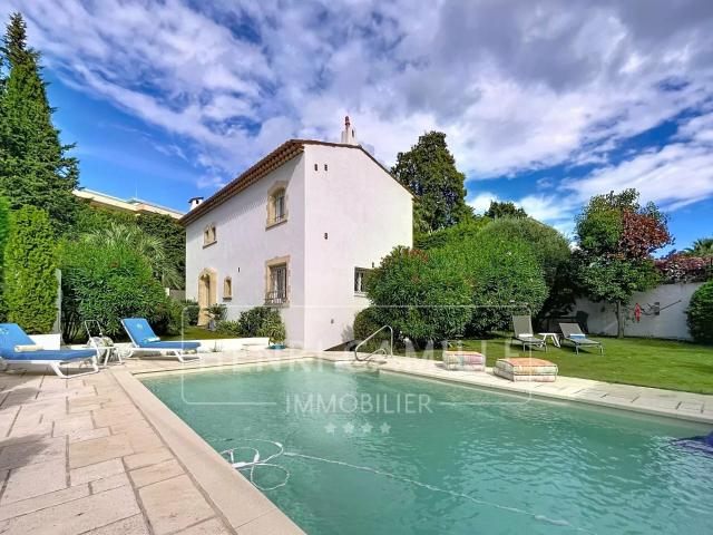 Maison 6 pièces 176 m²