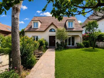 Maison 6 pièces, 176 m² à louer à Chambourcy 78240