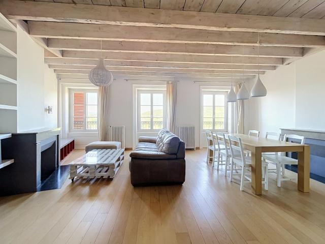 Maison 6 pièces, 176 m² à louer à Lozanne 69380