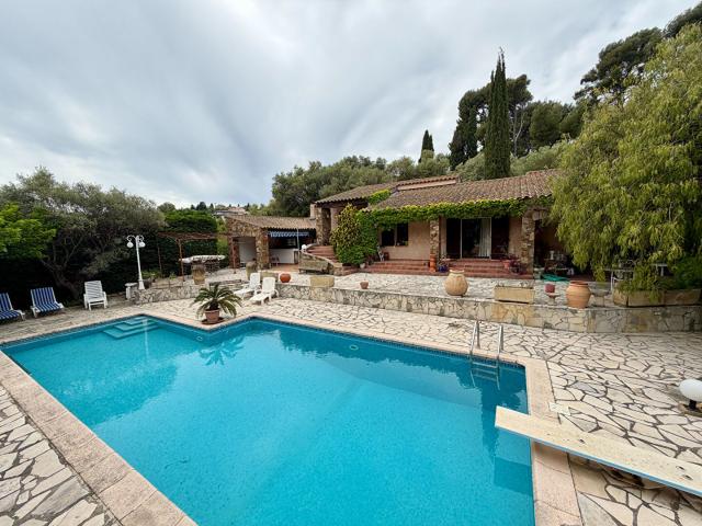 Maison 6 pièces 177 m²