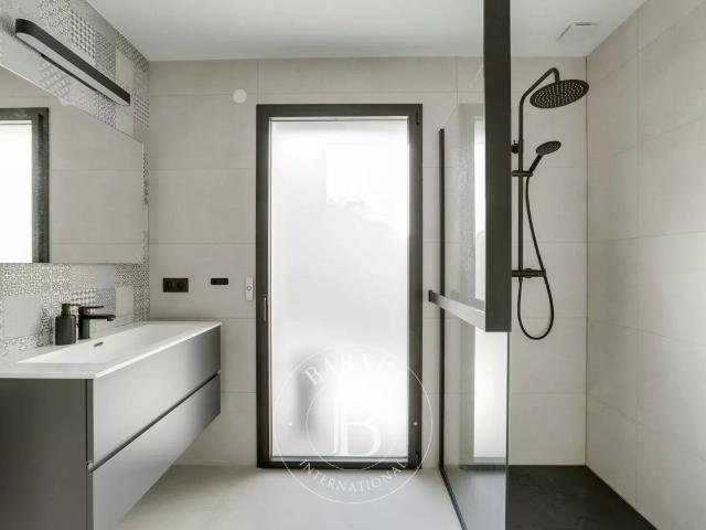 Maison 6 pièces, 177 m² à louer à Fleurieu sur Saône 69250