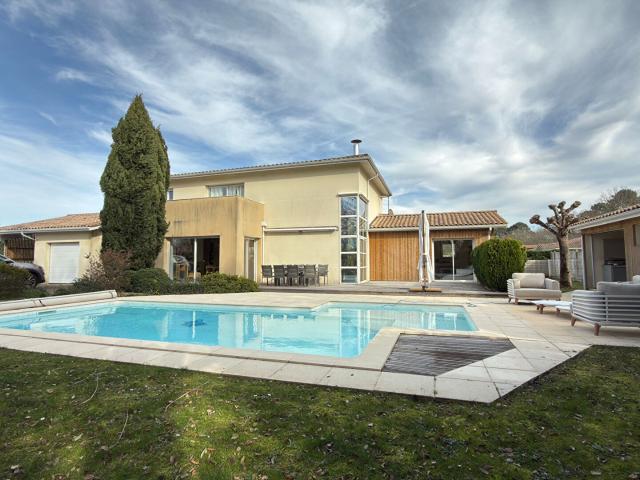 Maison 6 pièces 178 m²