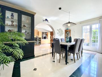 Maison 6 pièces 179 m²