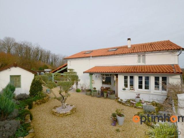 Maison 6 pièces 179 m²