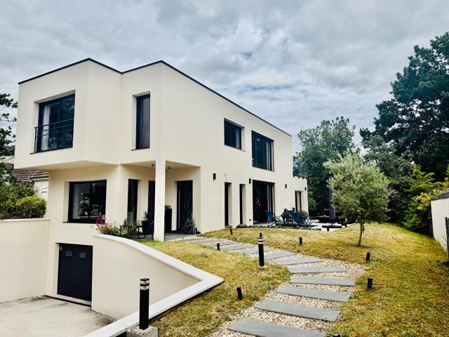 Maison 6 pièces 170 m²