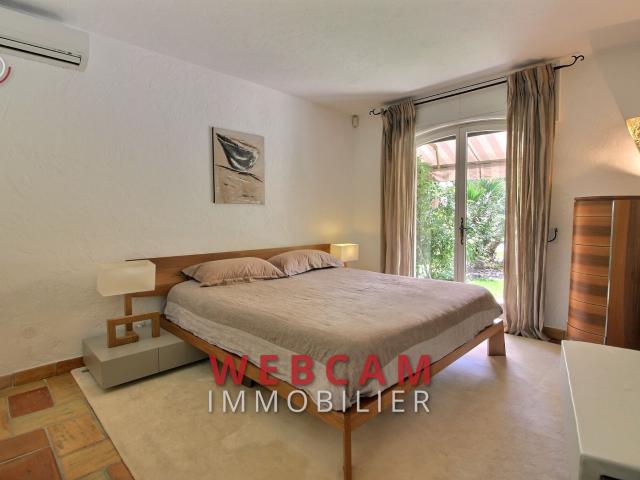 Maison 6 pièces, 172 m² à louer à Mougins 06250