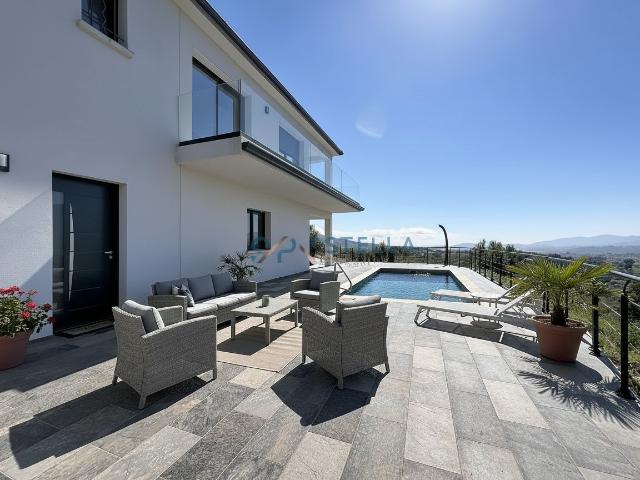 Maison 6 pièces 184 m²