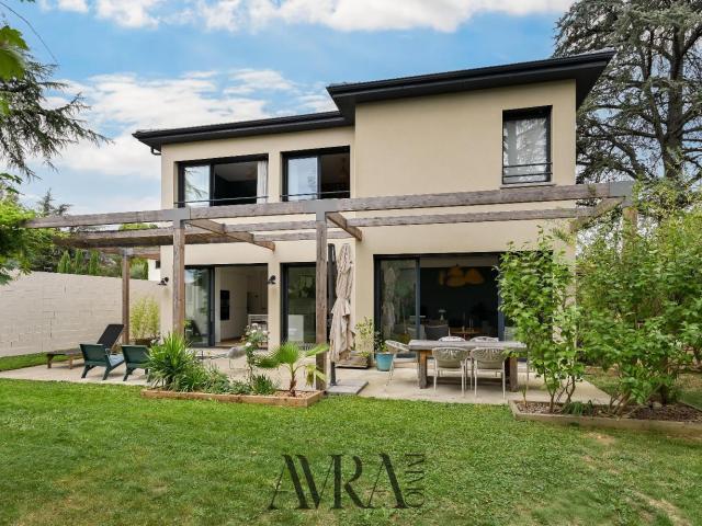 Maison 6 pièces 184 m²