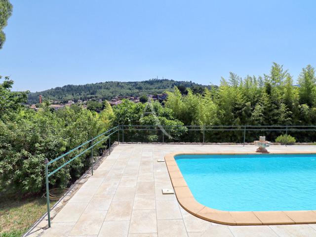Maison 6 pièces 184 m²