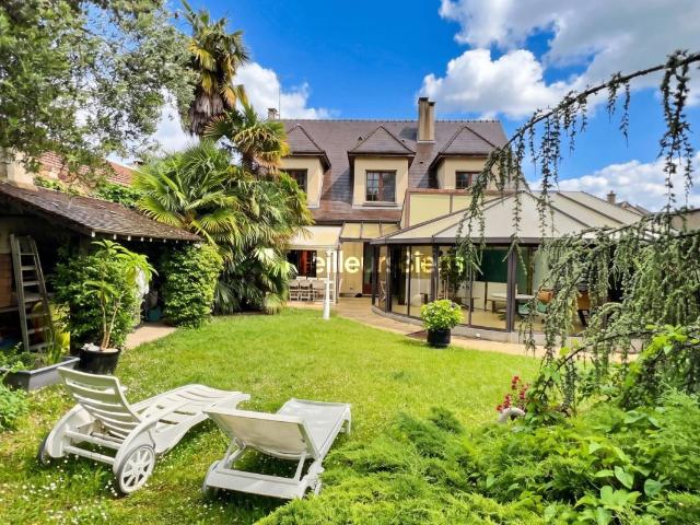 Maison 6 pièces 184 m²
