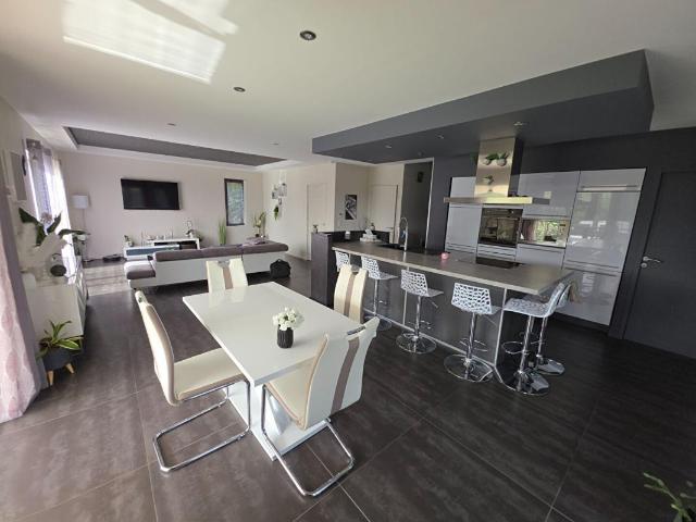 Maison 6 pièces 185 m²