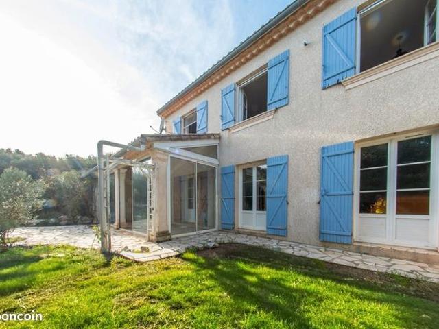 Maison 6 pièces 185 m²