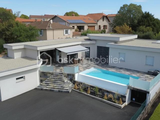 Maison 6 pièces 185 m²