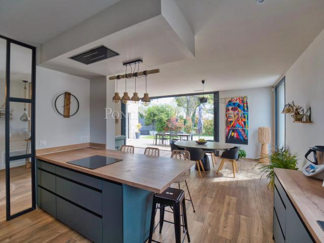 Maison 6 pièces 185 m²