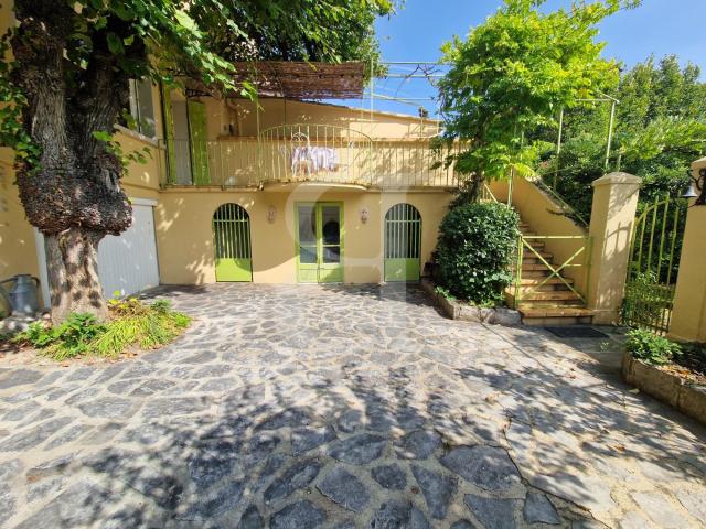 Maison 6 pièces 185 m²