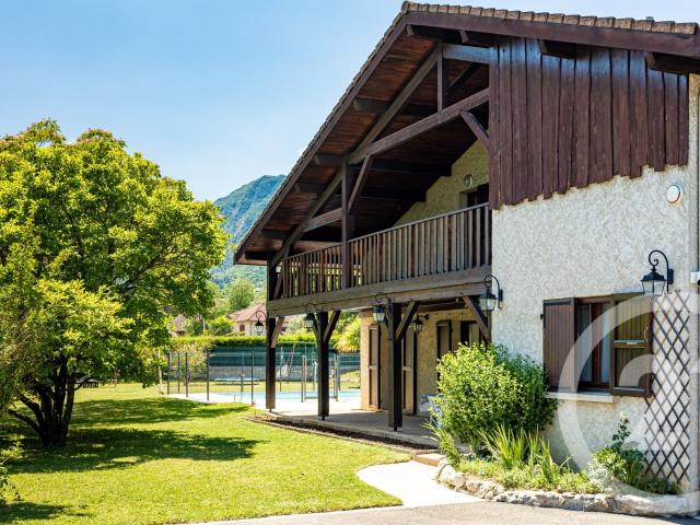 Maison 6 pièces 185 m²