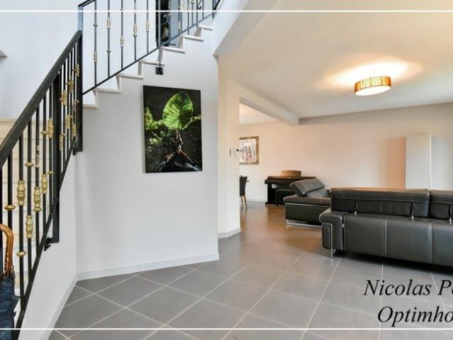 Maison 6 pièces 185 m²
