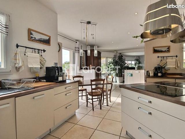 Maison 6 pièces 185 m²