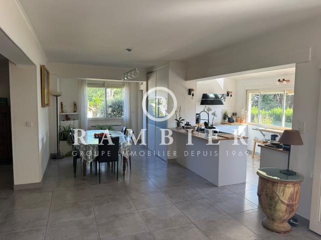 Maison 6 pièces 185 m²