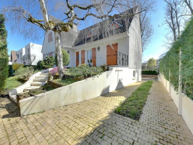 Maison 6 pièces 186 m²