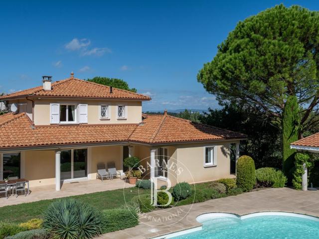 Maison 6 pièces 186 m²