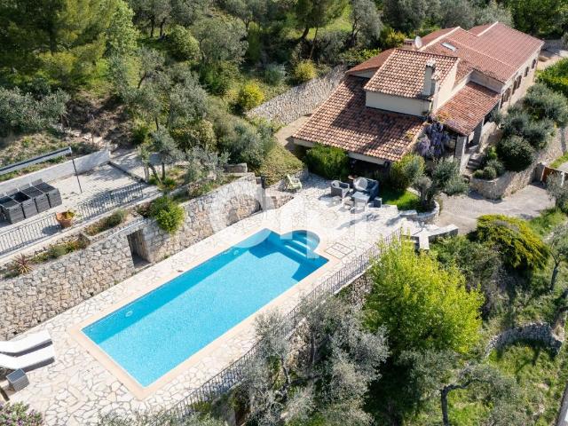 Maison 6 pièces 180 m²