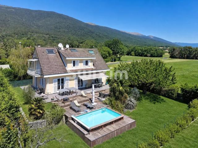 Maison 6 pièces 180 m²